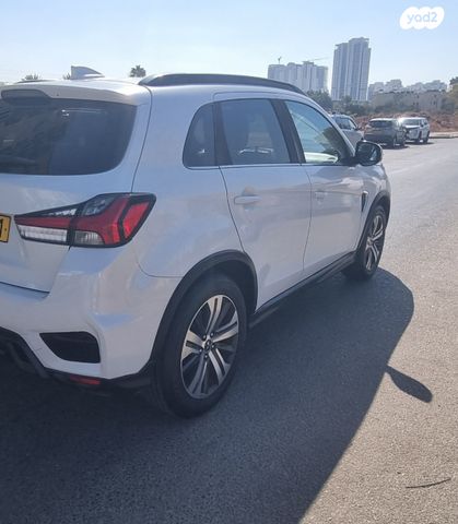 מודעת רכב מיצובישי ASX