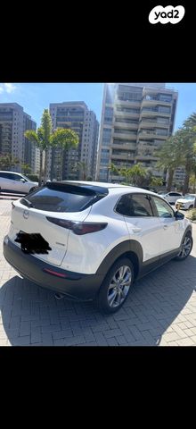 מודעת רכב מאזדה CX-30