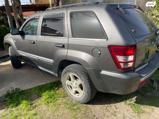 מודעת רכב ג'יפ גרנד צ'ירוקי