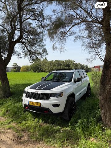 מודעת רכב ג'יפ גרנד צ'ירוקי