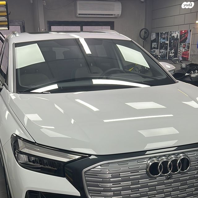 מודעת רכב אאודי Q4 e-tron