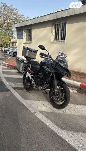 מודעת רכב בנלי TRK502X