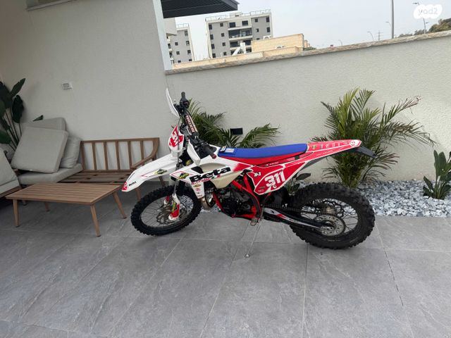 מודעת רכב בטא RR300