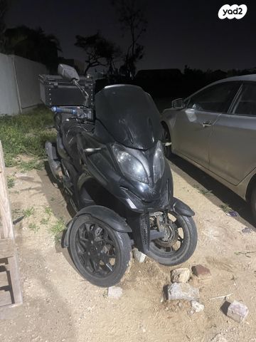 מודעת רכב קוואדרו QV3