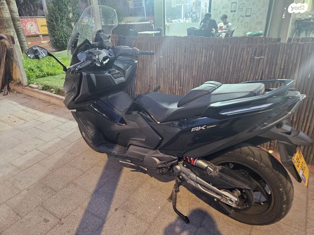 מודעת רכב קימקו AK 550