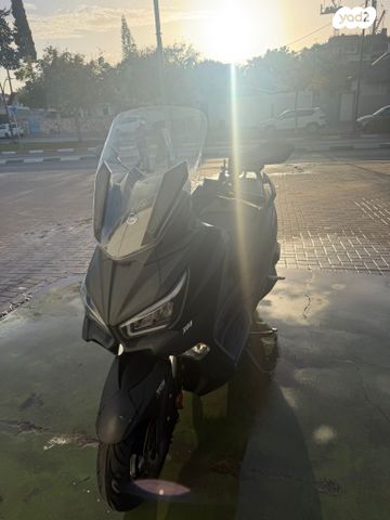 מודעת רכב סאן יאנג ג'וי-מקס Z-300