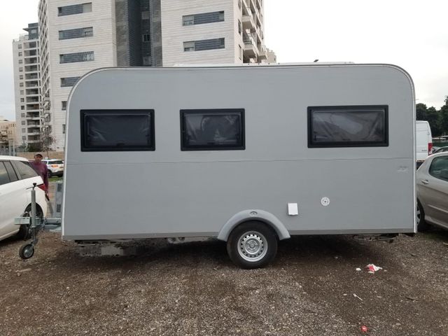 מודעת רכב נגרר (קראוון נגרר)