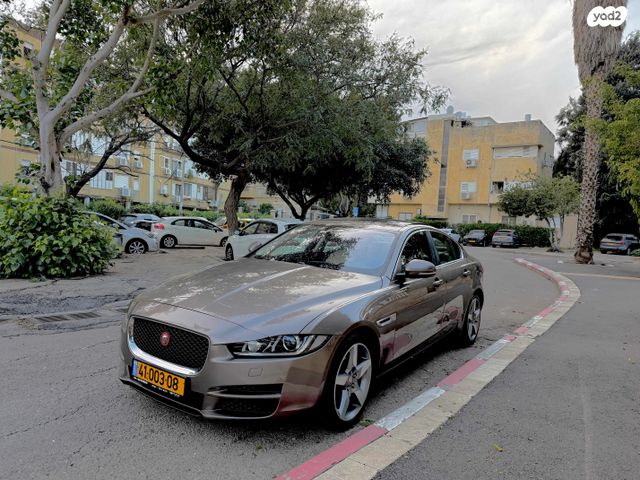 מודעת רכב יגואר XE