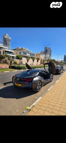 מודעת רכב ב מ וו i8