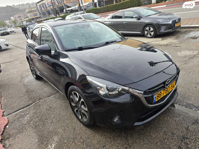 מודעת רכב מאזדה 2