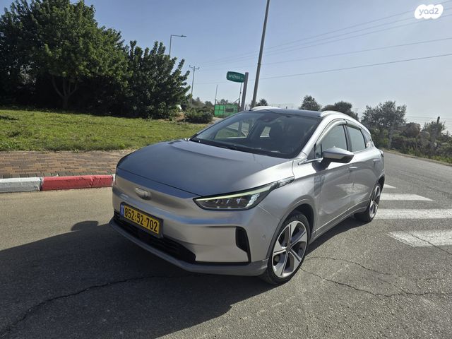 מודעת רכב ג׳ילי Geometry C