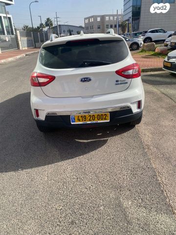 מודעת רכב ג׳יי.איי.סי E-S2