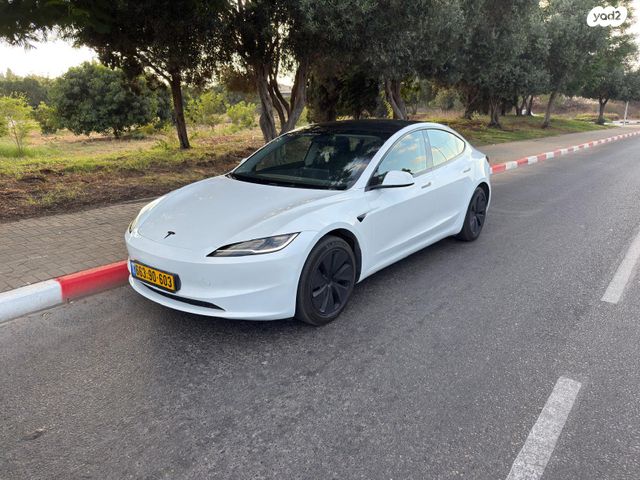מודעת רכב טסלה מודל 3