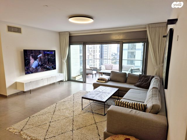 גולדה מאיר 3