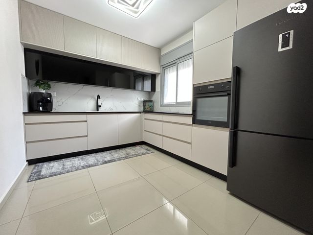 שביל חודשי השנה 15