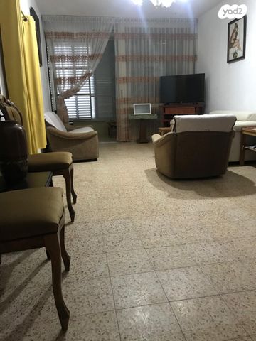 קרן היסוד 24