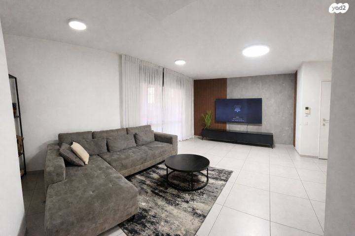 שושנה דמארי 14