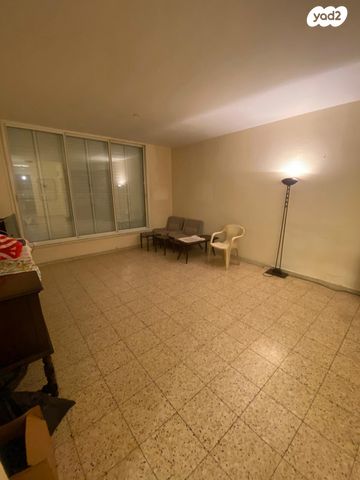 אחדות העבודה 16