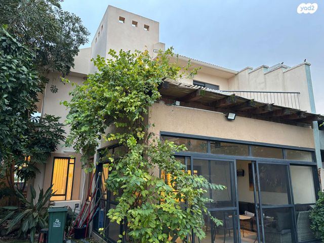 יהודה עמיחי 16