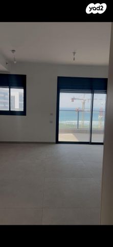 יהורם גאון 7