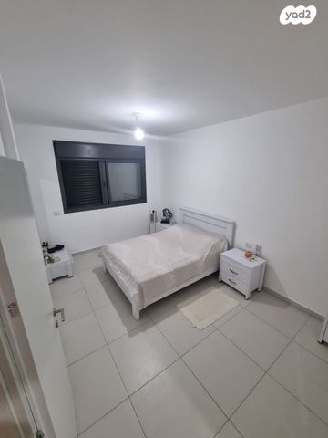 דבורה עומר 8