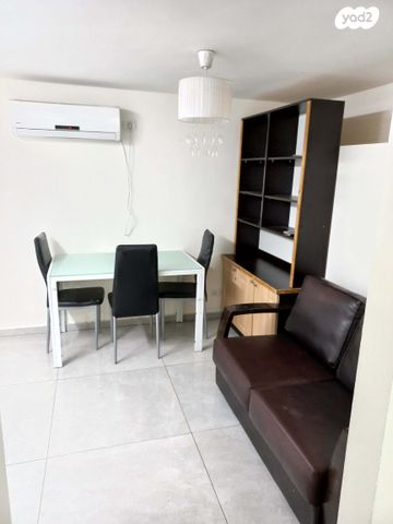 הרב רפאל קצנלבוגן 68