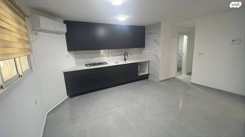 אבן גבירול 12