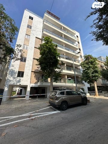 צבי הירשפלד 16