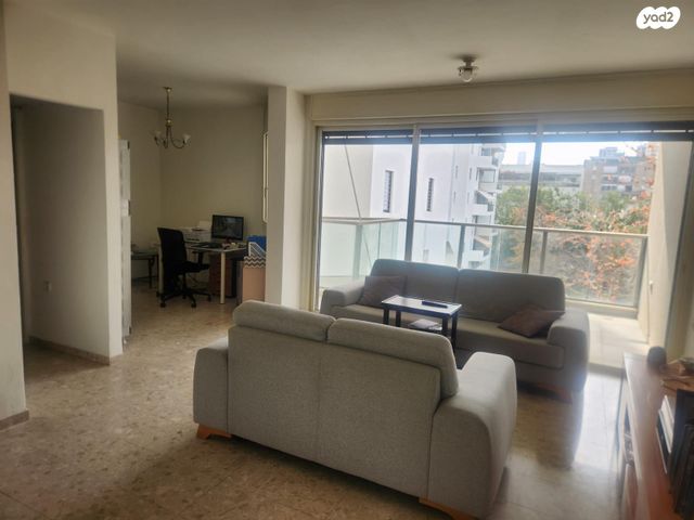 יהודה בורלא 13