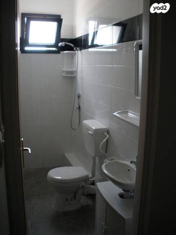 יצחק בן צבי 70