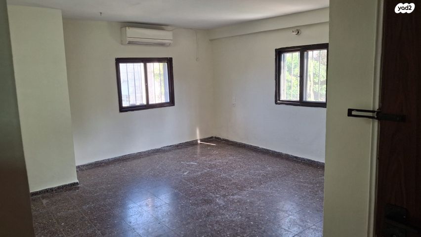 על כנפי נשרים 68