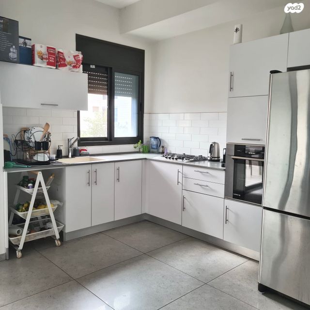 יהודה עמיחי 14