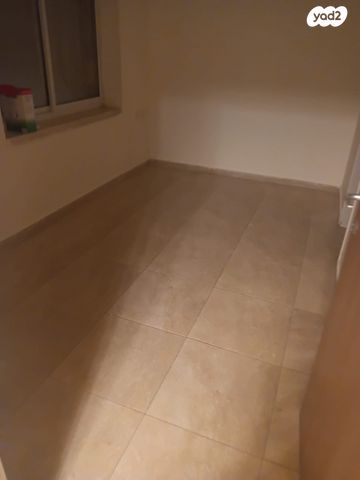 שדרות בן מיימון 7