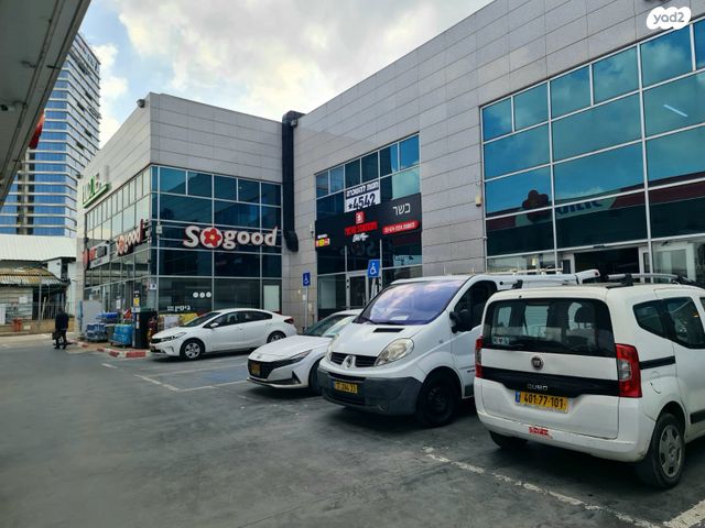 אבשלום גיסין 63