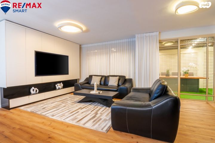 בעל שם טוב 21