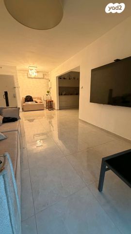 טייטלבאום 12