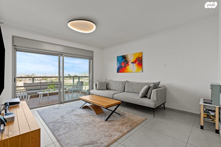 שולמית אלוני 