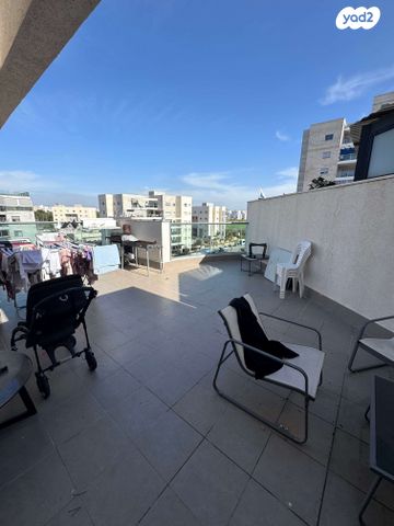 שקמים ואגמים