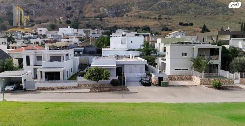 בית פרטי/ קוטג', חפצי בה