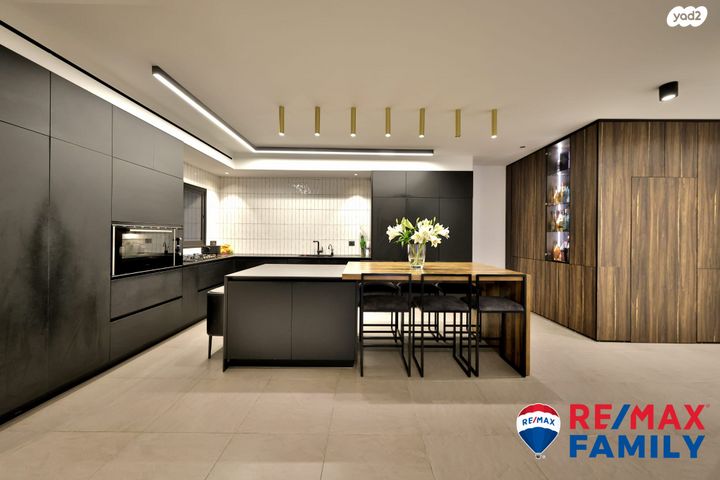 שושנה דמארי 3