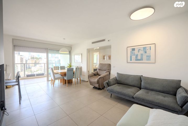 שכונת יהלום, מרכז העיר ב