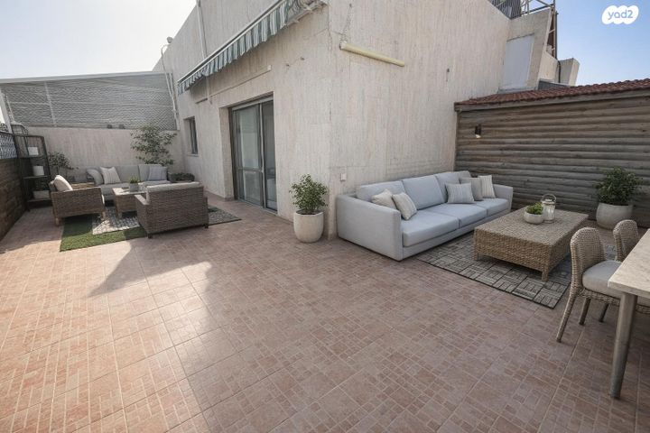 היובל, שרונה