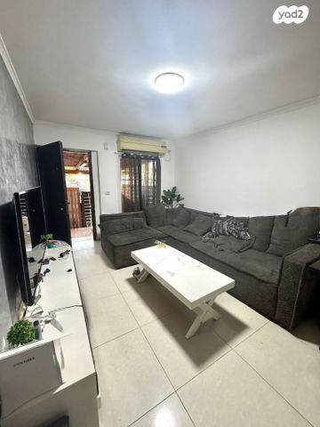 הרב אברהם הלל 