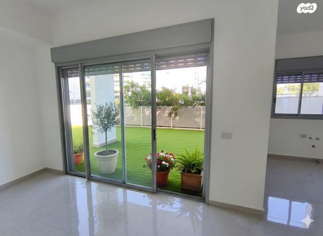 מרים ילן שטקליס 