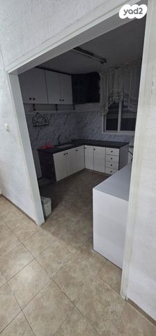 ז'בוטינסקי 18