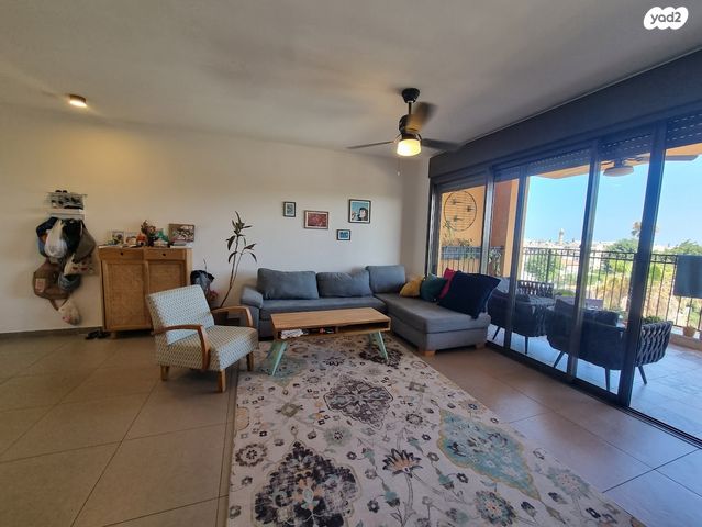 מכללת תל אביב יפו, דקר