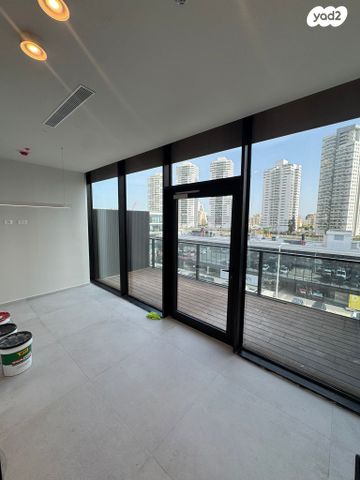 שושנה דמארי 1