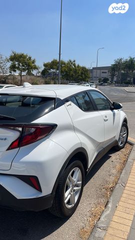 מודעת רכב טויוטה C-HR