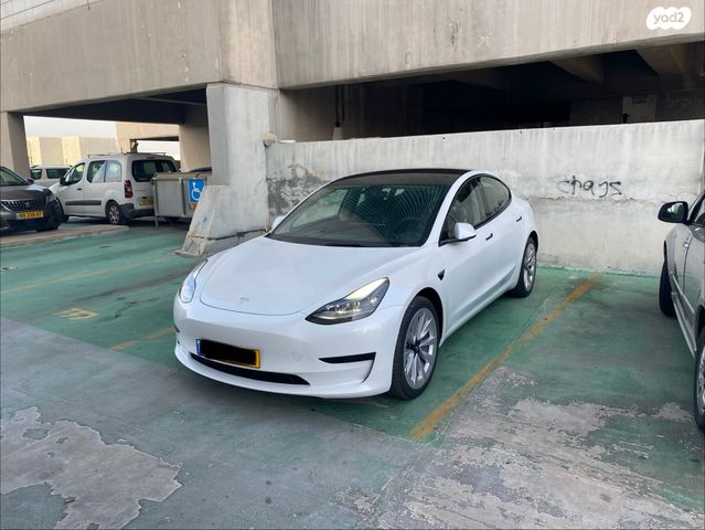 מודעת רכב טסלה מודל 3