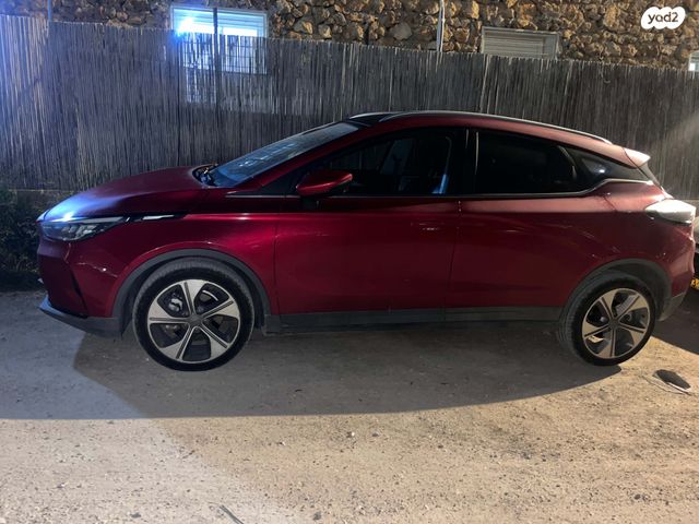 מודעת רכב ג׳ילי Geometry C